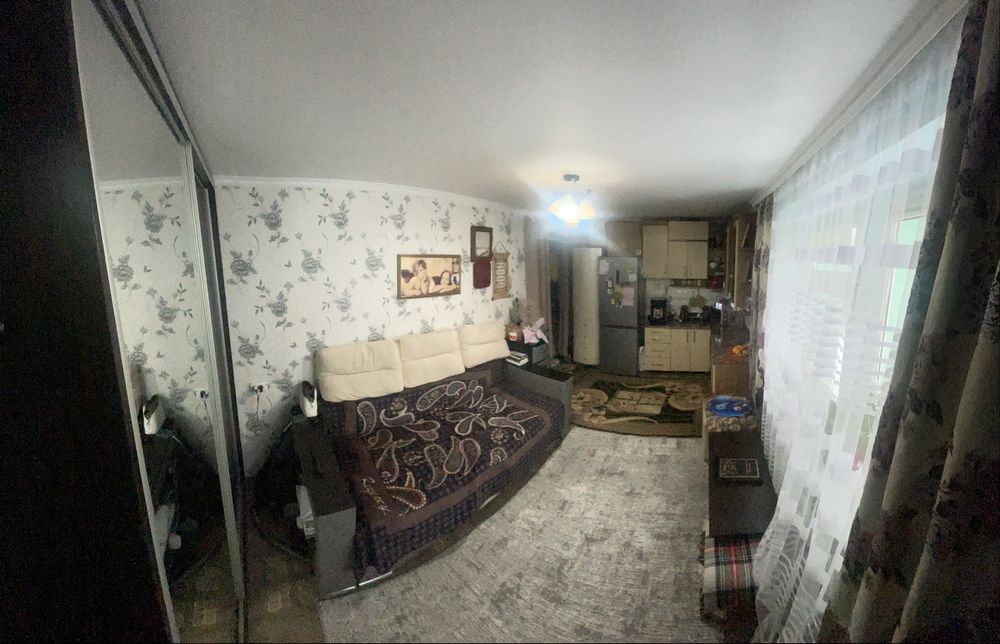 Кімната в гуртожитку не подалік макдоналдс