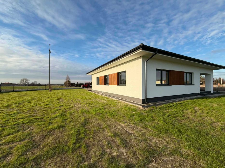 Nowy dom z działką 1106 m2.