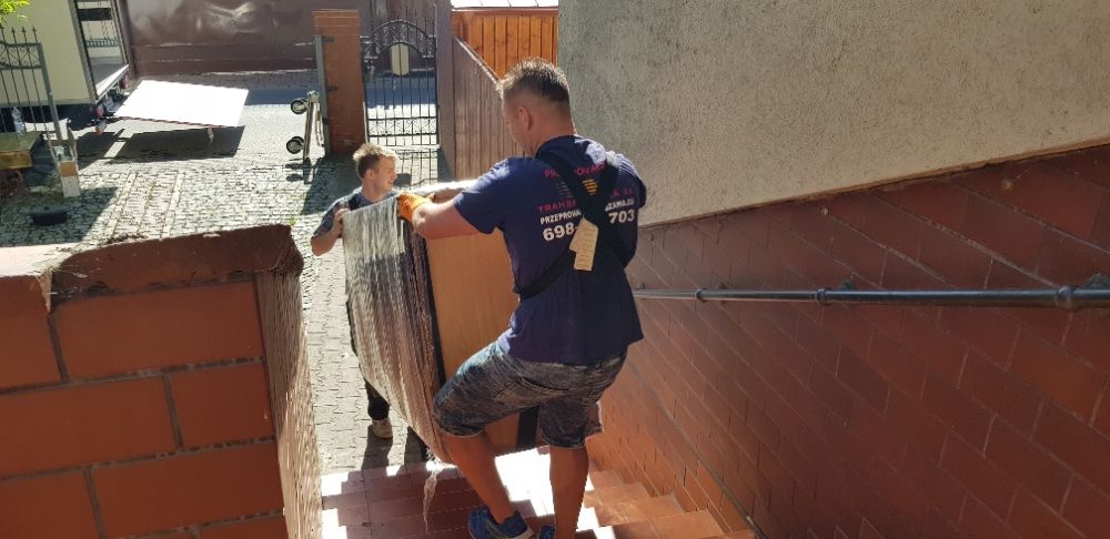 Przeprowadzki Transport -Konkurencyjne Ceny samochody z windą