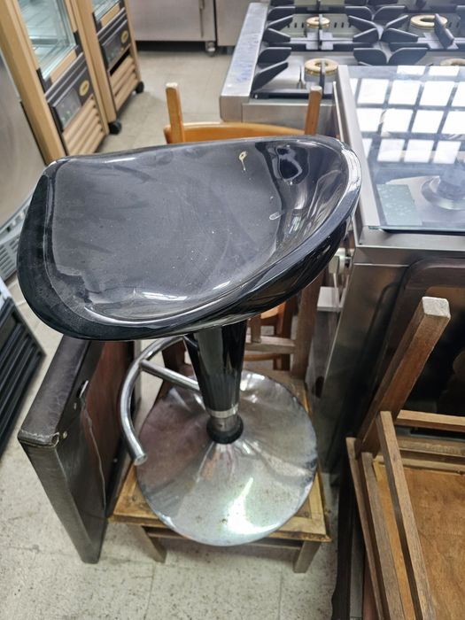 Cadeira pé alto preta