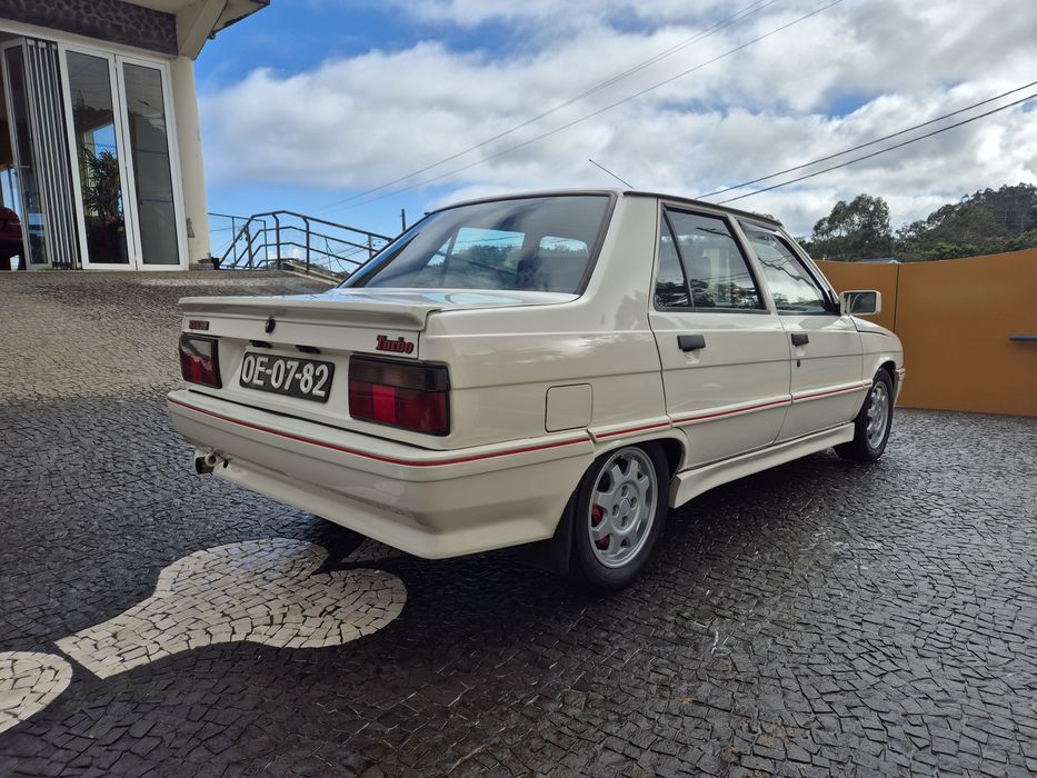Renault  9 turbo
