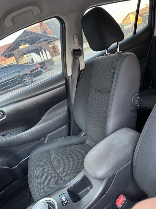 Автомобіль Nisan Leaf