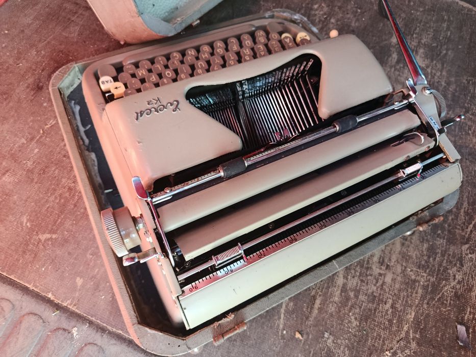 Máquina de escrever antiga