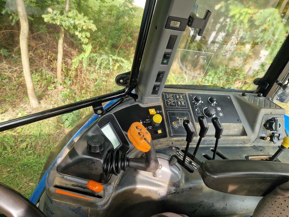 ciągnik New Holland TM130