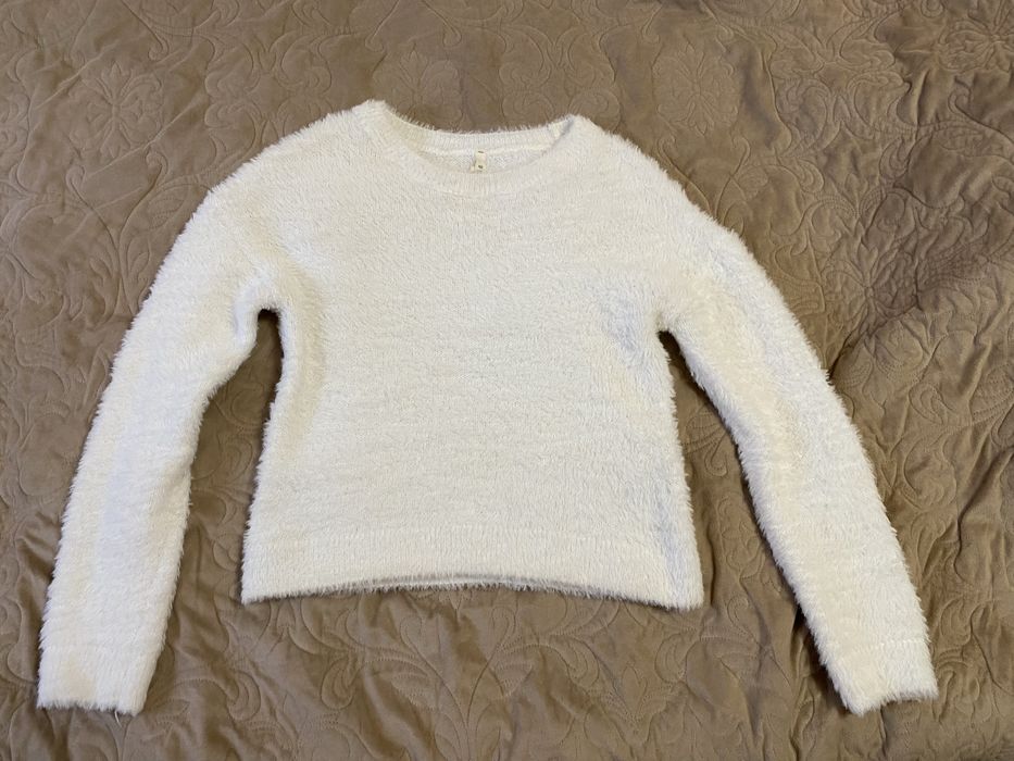 Белая пушистая кофта,размер хс-с