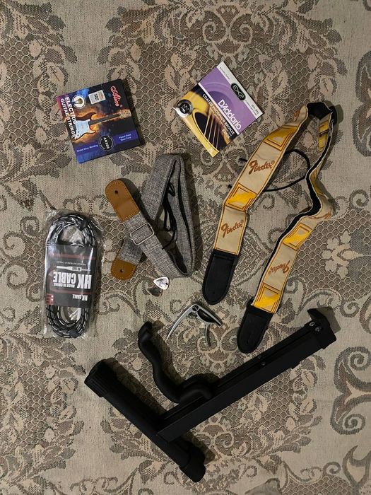 Стойка, ремень, чехол, шнур и прочее для гитары