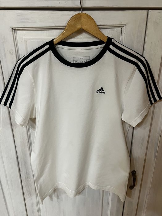 Біла футболка Adidas