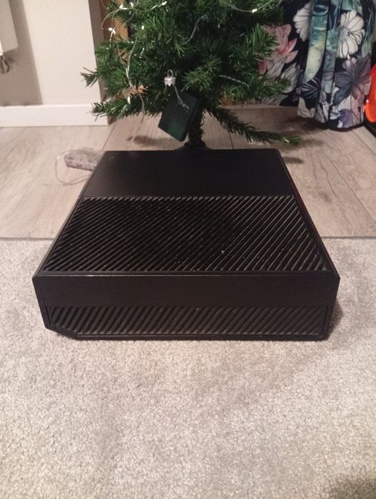 Konsola Xbox one microsoft  500GB + gry FIFA