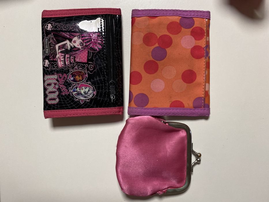 Carteira e porta moedas Monster High e Violetta