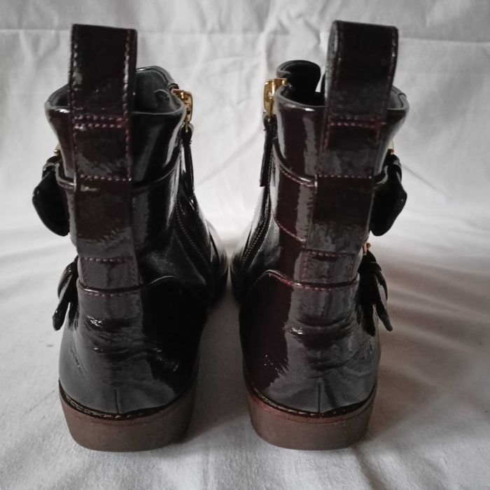 fitflop roz. 38 / UK 5 /- dł. wkł. 24,2 c skóra lakierowana- stan bdb