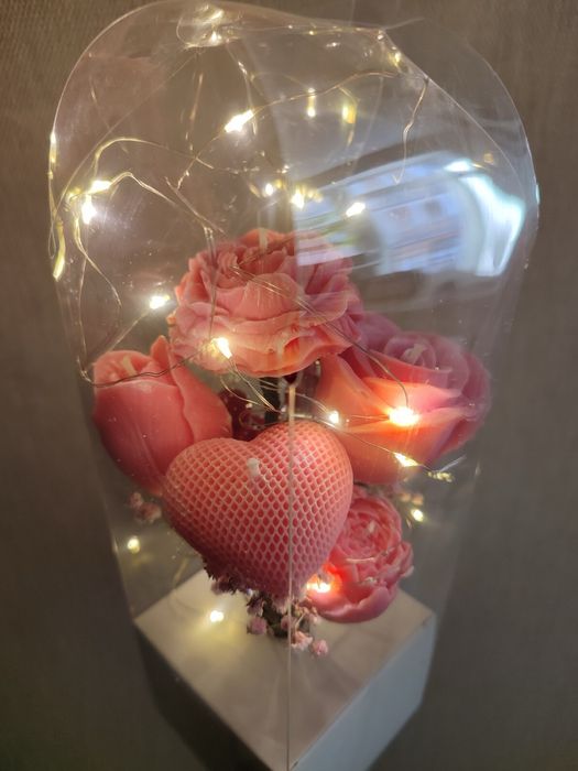 Букет до дня святого валентина свічка або бокс ціна  від 190