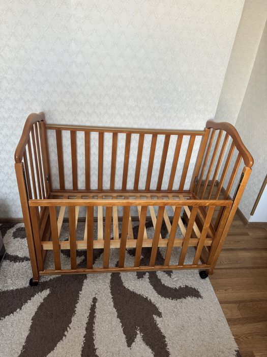 Дитяче ліжечко, ліжко,