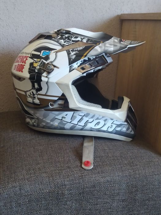 Sprzedam kask bardzo dobry stan