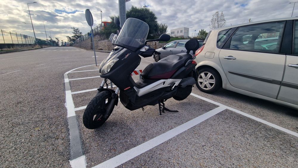 Yamaha X-Max 125