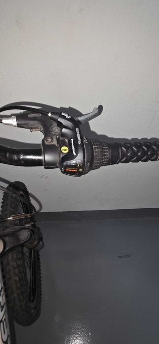 Bicicleta Berg Blast 207 X Roda 20 com suspensões frente e trás e 6 mudanças Shimano