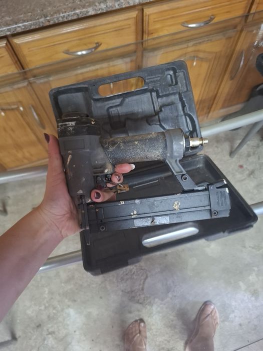 Pistola de ar (agrafar)