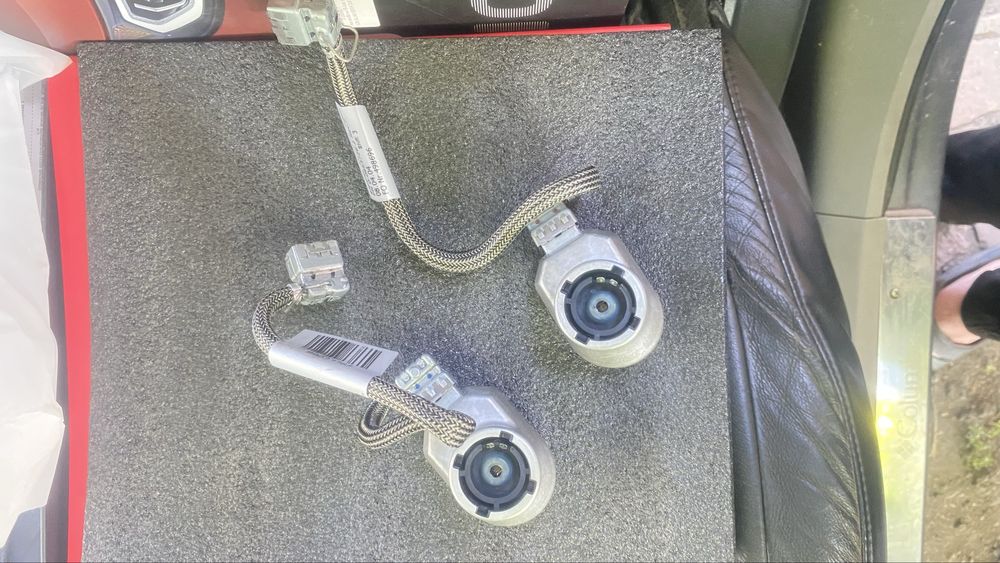 Запалювач лампочка стартер D2R ксенон XENON VOLVO XC90 02-14 кронштейн