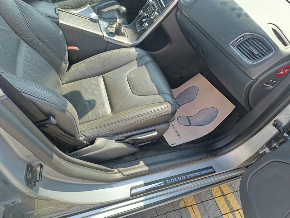 Продаж Volvo V60 2011p