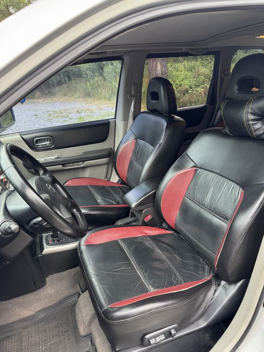 Продам Нісан т 30 2005 р автомат ,2,5 газ /бенз
