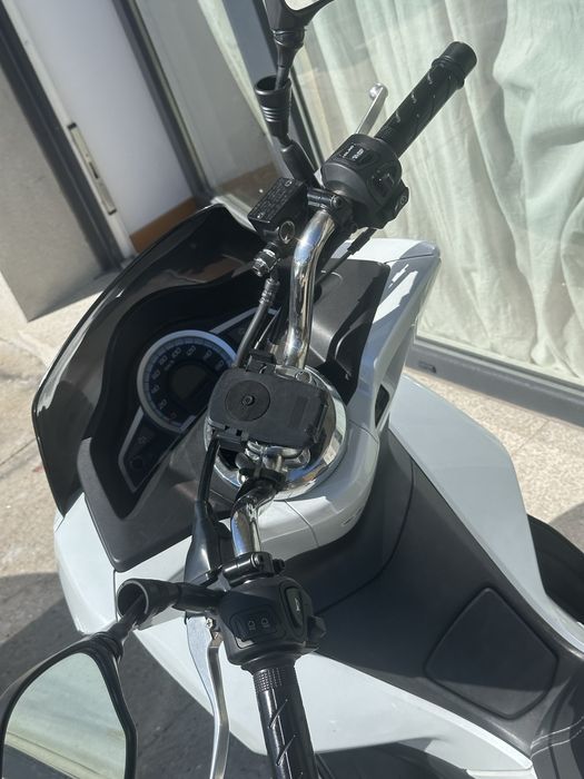 Honda PCX 125 — 2017 — APENAS 15.900 KM!