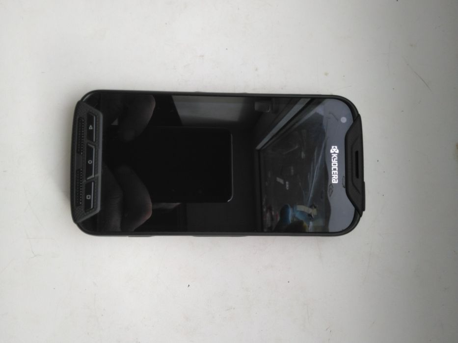 Смартфон Kyocera DuraForce Pro E6820