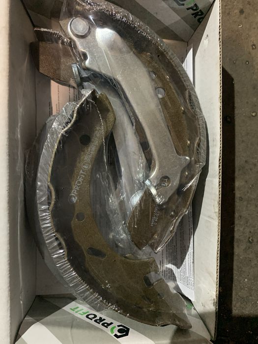 Задние колодки Ford Escort Fiesta