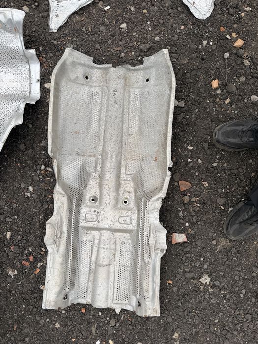 Oslony termiczne podwozia BMW E32 ORAZ E34 rozne modele v-ki lub rzędówki RARYTAS