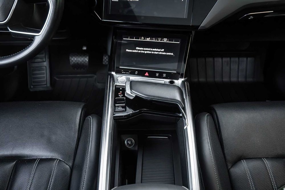Audi e-tron      2019