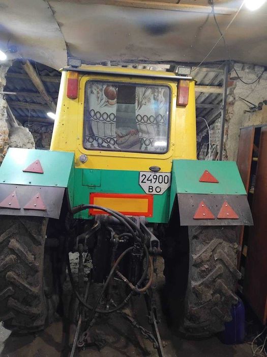 Трактор ЮМЗ в хорошому стані
