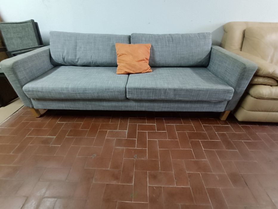 Sofa dois e três assentos usados