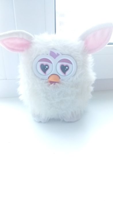 Редкий Интерактивный Furby Boom (Hasbro) — Белый с сердечками!