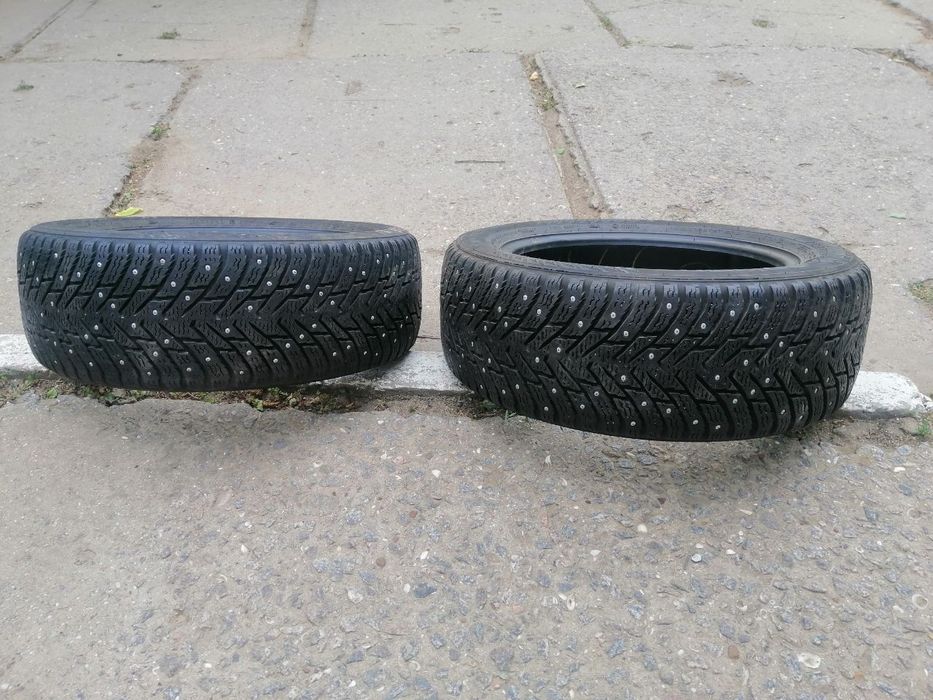 Продам зимові шиповані шини R16
