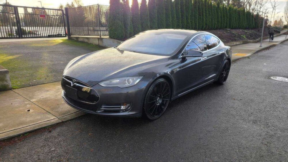 Tesla Model S 85      2014