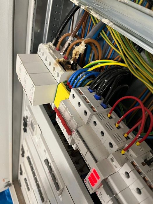 Elektryk Warszawa AWARIE, USTERKI, DIAGNOSTYKA, NAPRAWY. Szybki dojazd