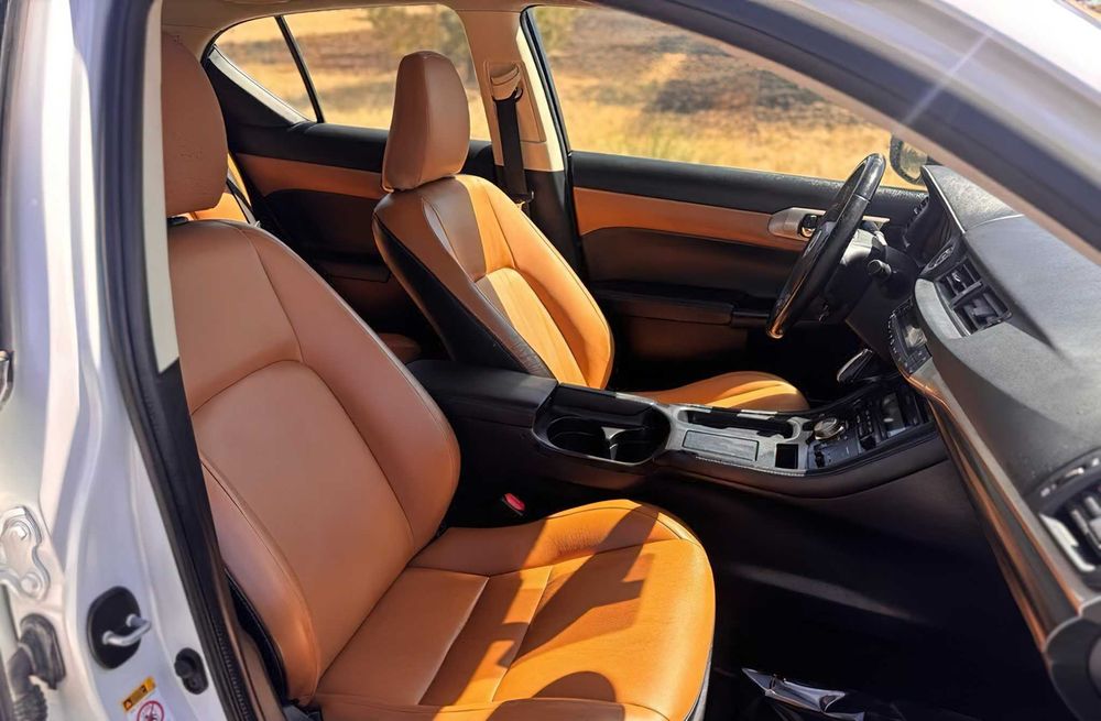 Lexus CT 200h      2017