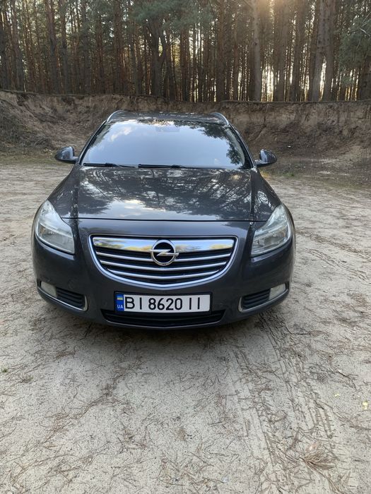 Опель інсігнія 2010 рік