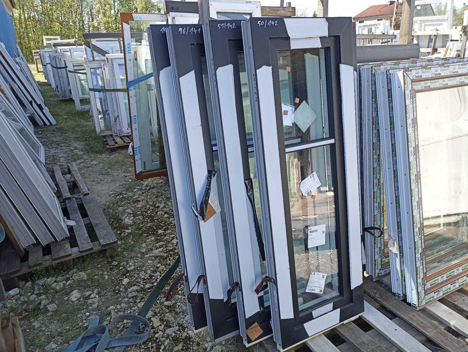 Okno pcv 106/142 czarne