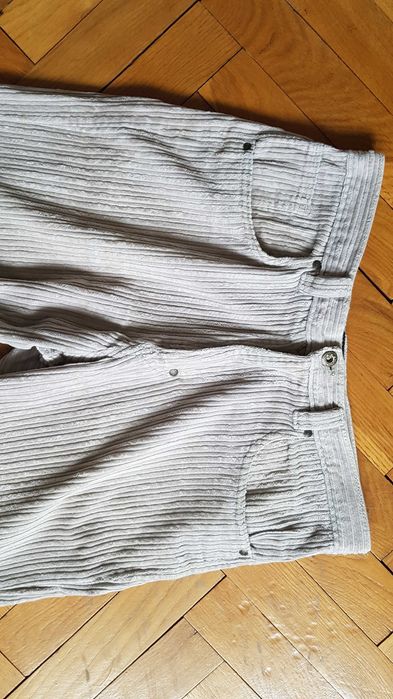 Spodnie jasne bezowe material ( nie jeans ) rozmiar S/M