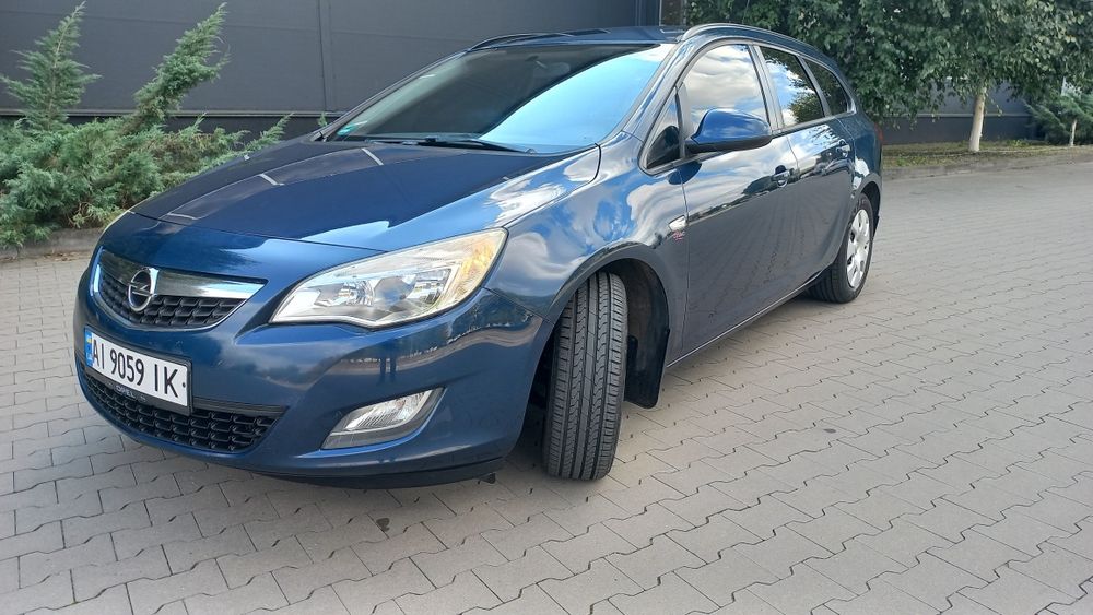 Продам Opel Astra J