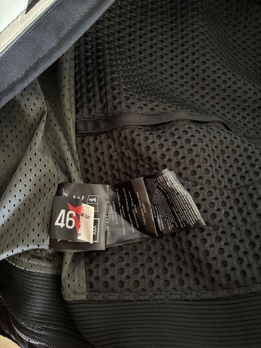 Casaco Dainese Avro 4 Micro-perfurado
