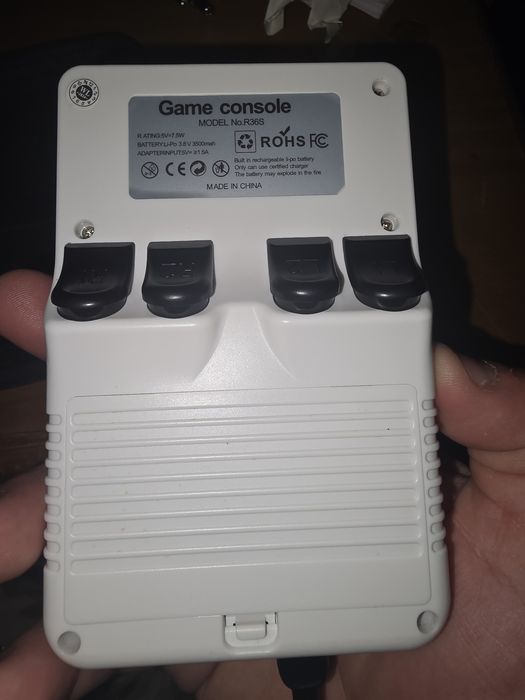Consola caseover + de 15 mil jogos completamente nova .