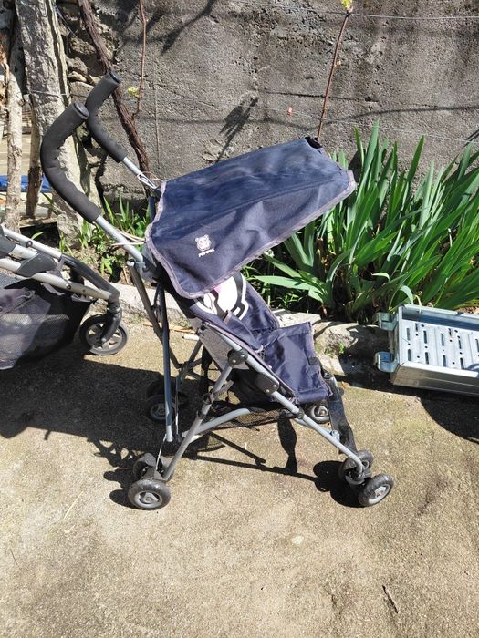 Carrinho de criança de  passeio