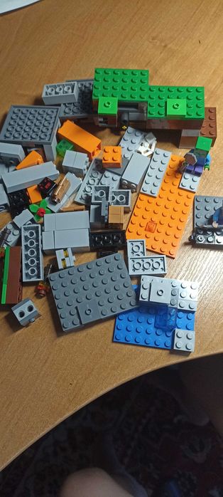Конструктор LEGO Minecraft «Заброшенная» шахта (21166)