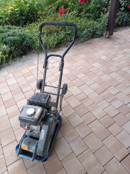 Wypożyczę zagęszczarkę 55 kg z gumą do kostki