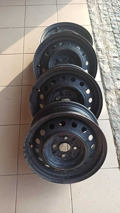 felgi stalowe 14 cali et45 Aygo Hyundai i10 i20, kia Rio Suzuki swift
