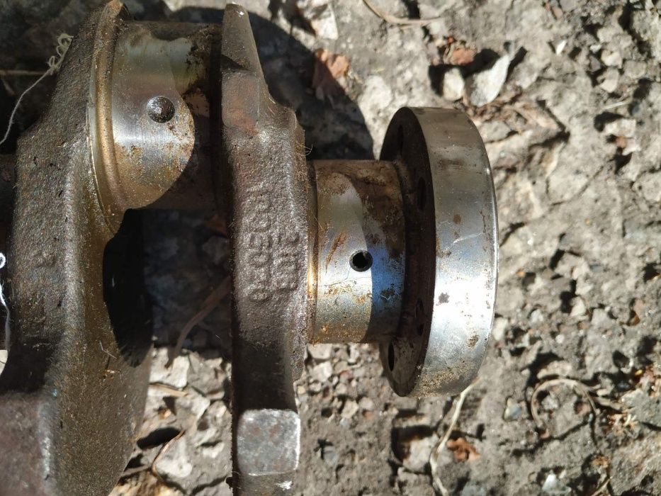 Коленчатый вал .