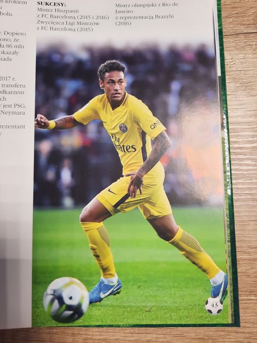 Książka Gwiazdy Piłki Nożnej.