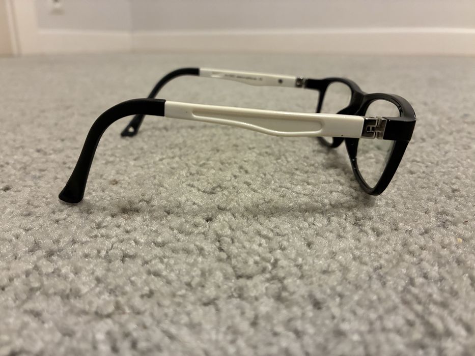Dziecięce okulary z oprawkami Success 0,75 dioptrii nieużywane