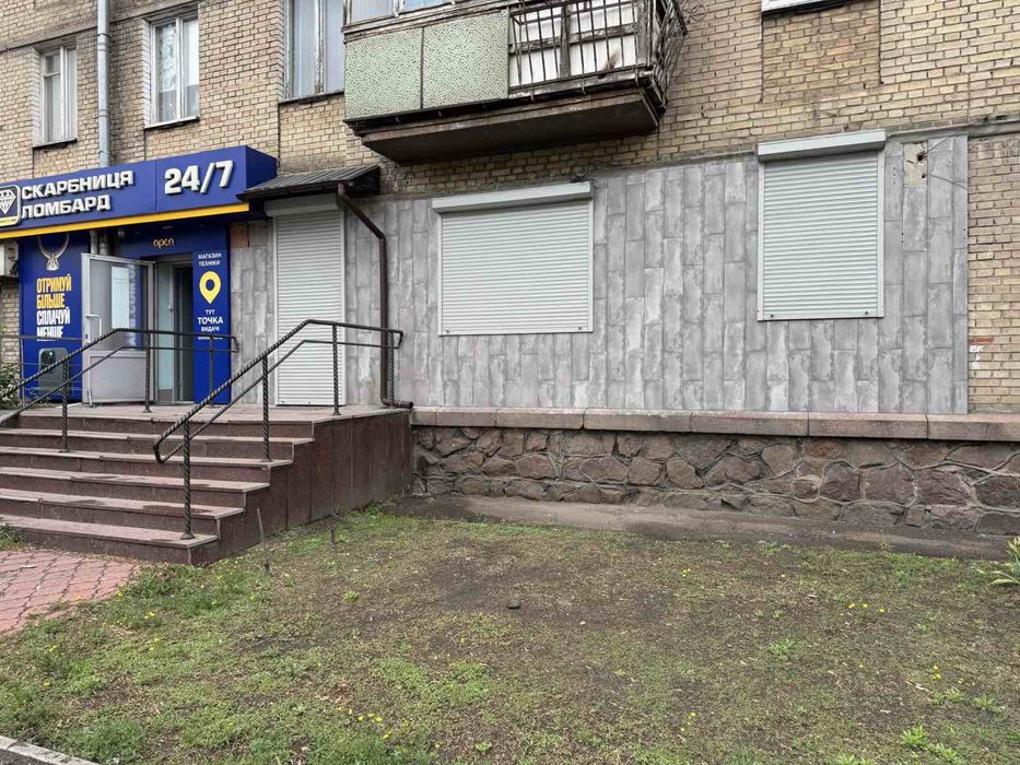 Оренда нежитлового приміщення 42 кв. м, просп. Миру, Дарницька площа, великий трафік