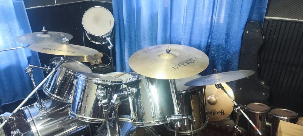 Perkusja Pearl  12- cio  częściowy .